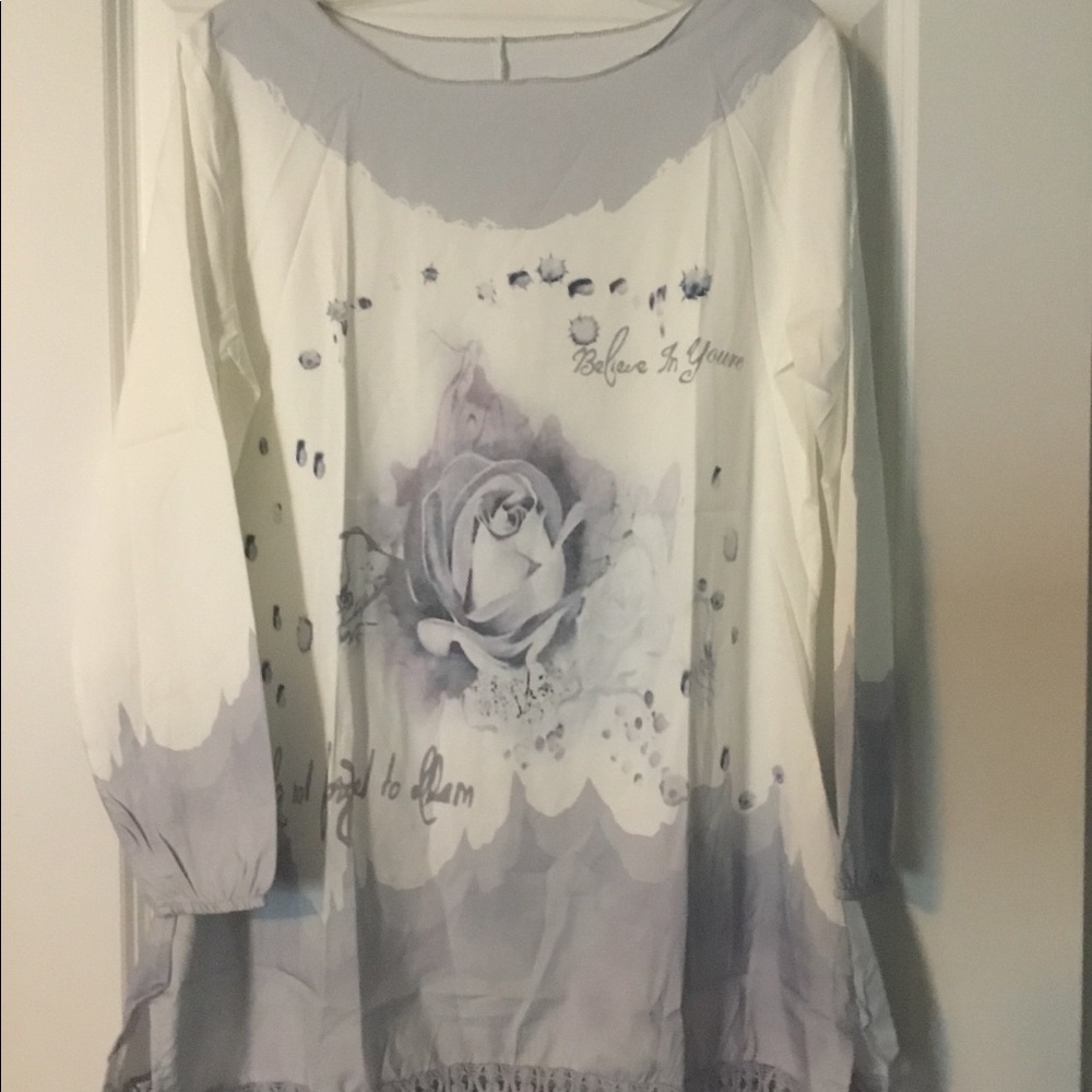 Long sleeve floral crew neck shirt